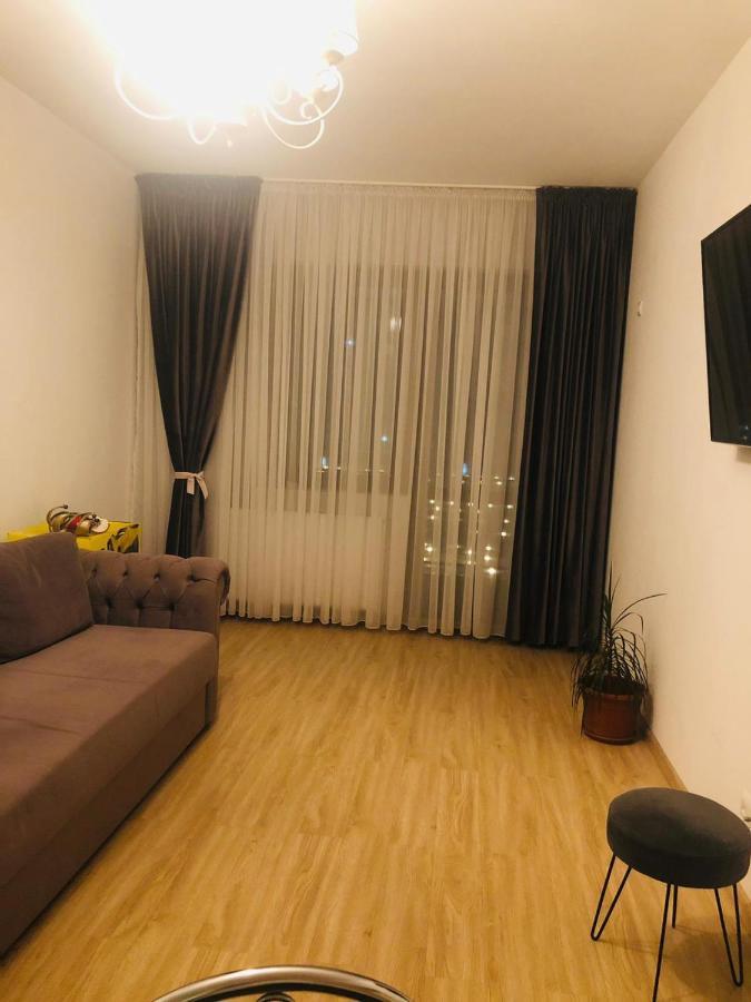Mnl * Bucharest