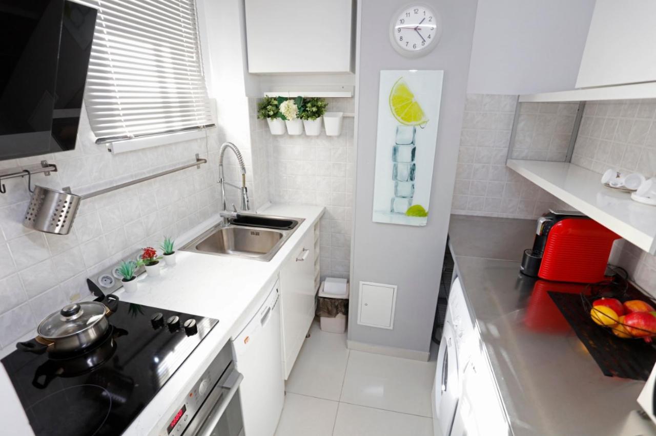 Gorgeous 2 Bedroom Duplex In City Center Apartment