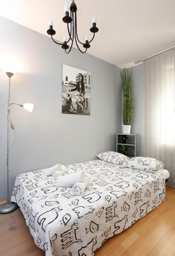 Gorgeous 2 Bedroom Duplex In City Center