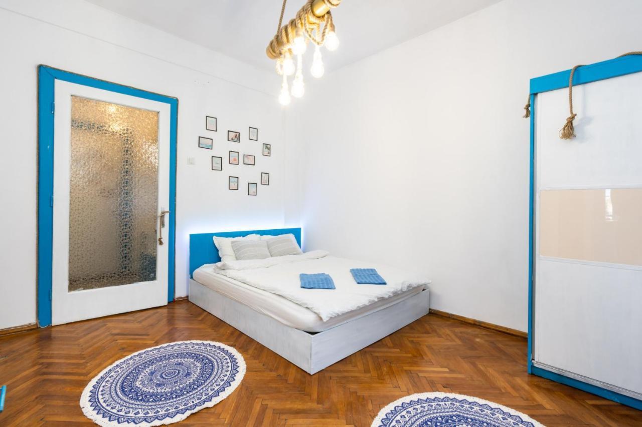 Mediterranean In Center *