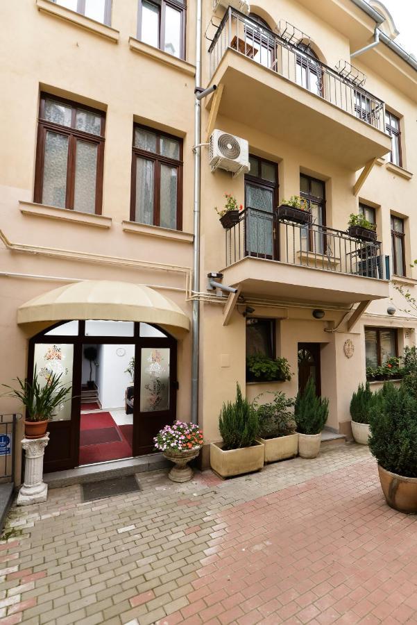 Ago Aparthotel *