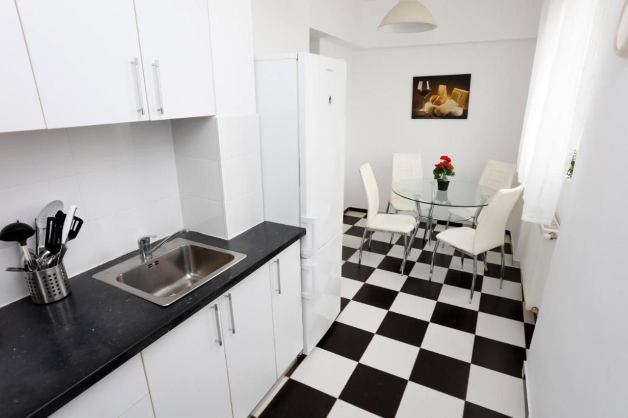 Apartment Rico's 3 Bedroom Center *