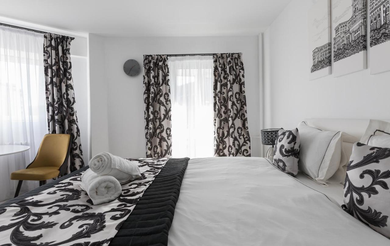 Lion's Unirii Apartment *