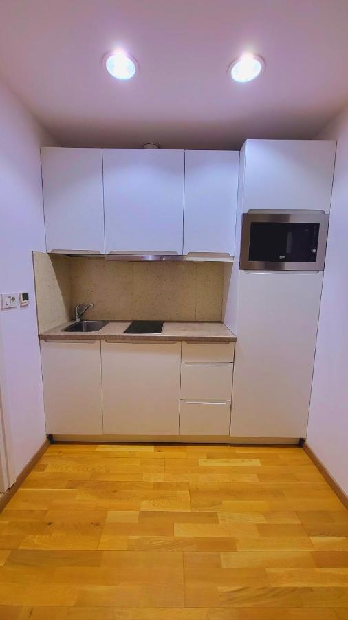 Imob Bibi House Calea Victoriei * Bucureşti