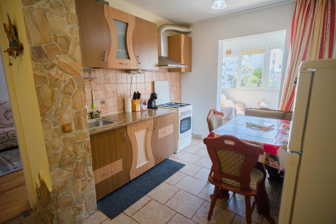 Rustic & Spacious 3br Bucareste