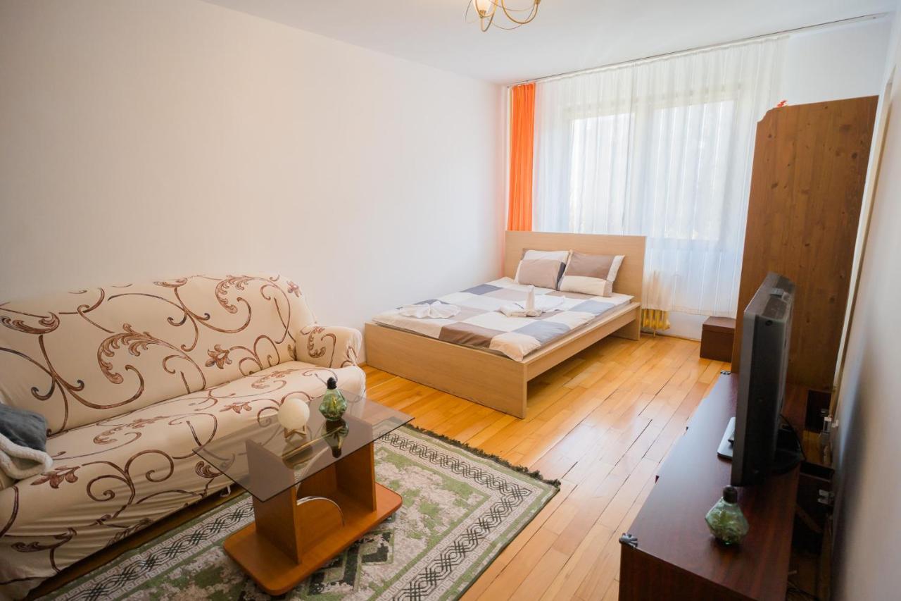 Apartamento Rustic & Spacious 3br Bucareste