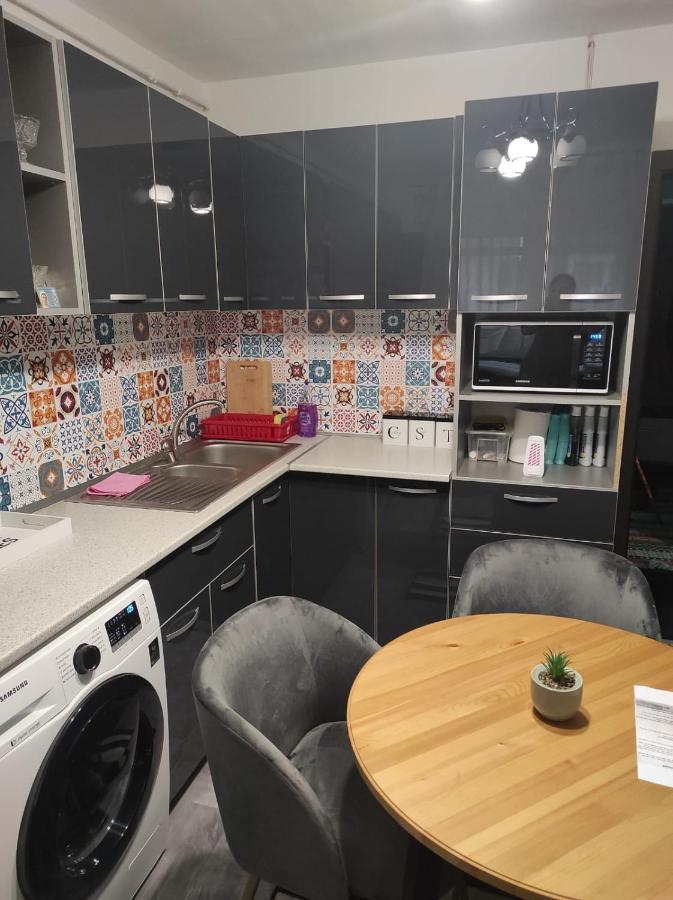 Private Near 3 Min Metrou Crangasi, 40 M2 Apartment