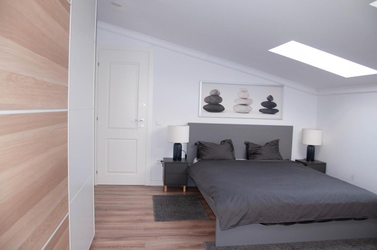5 Penthouse No 25 Free Parking Apartment *