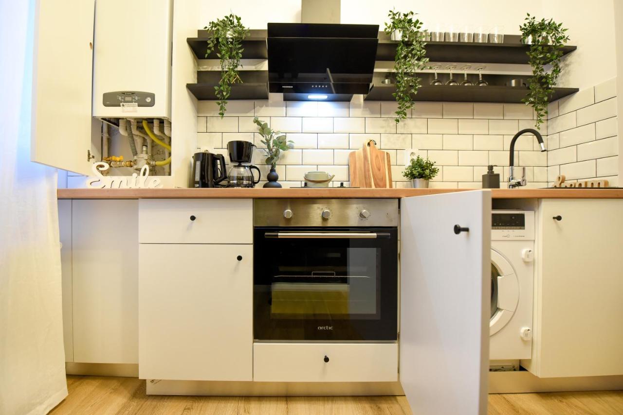 Apartment Lemonade - Stylish 1br In Obor District