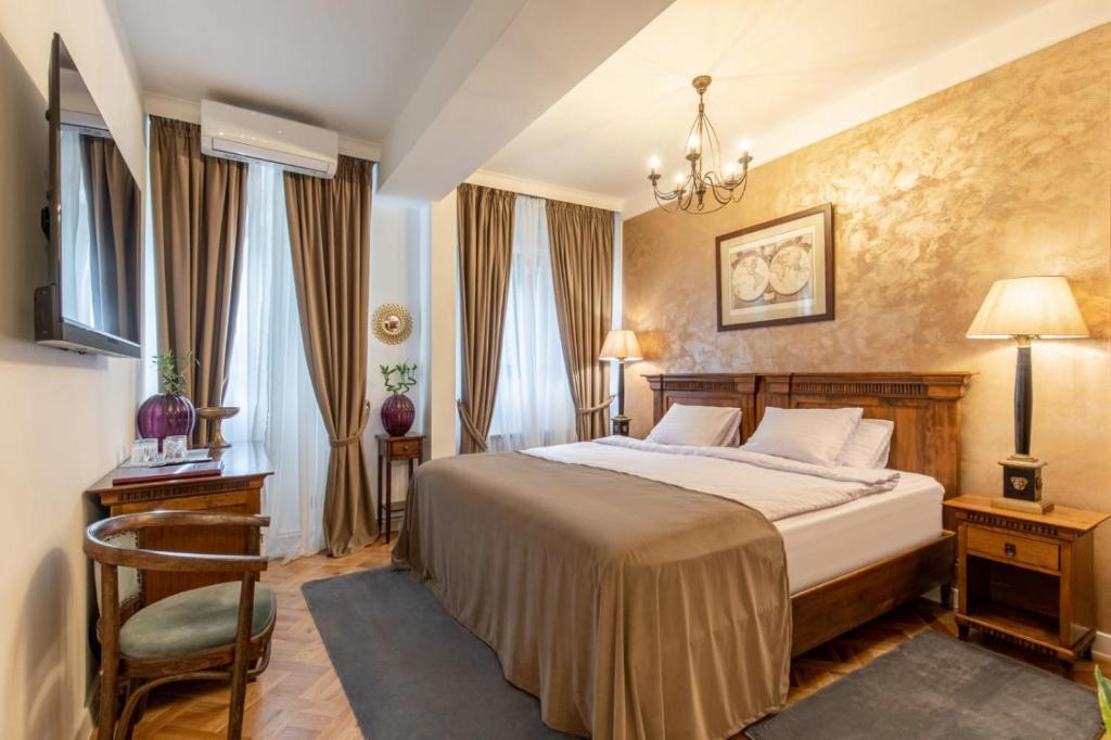 Clucerului Arc De Triomphe Hotel