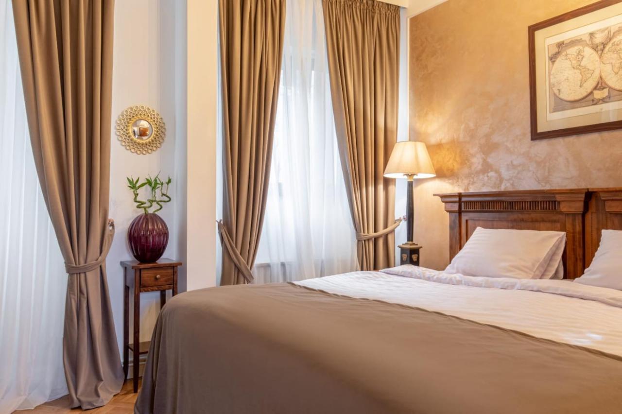 Hotel Clucerului Arc De Triomphe