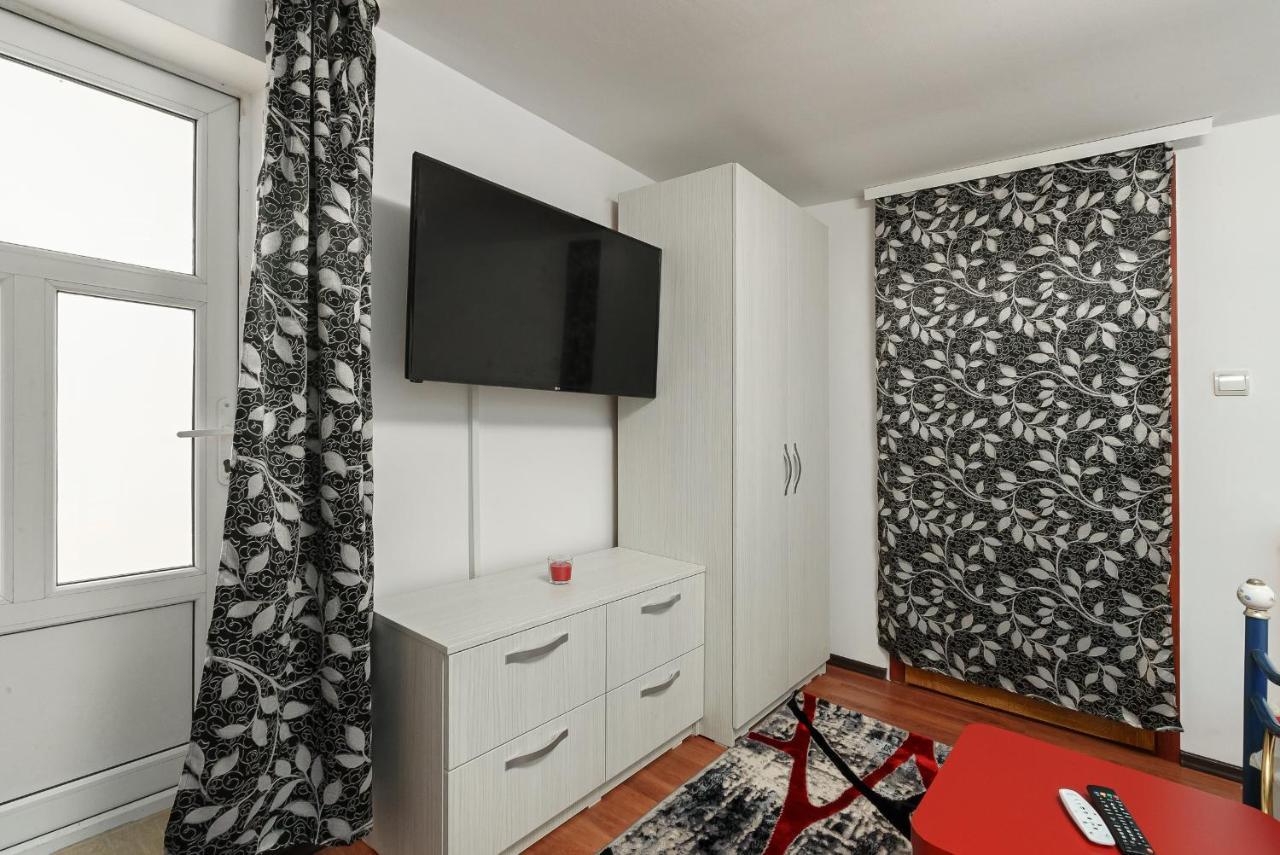 Stone Gate #3 Apartment *