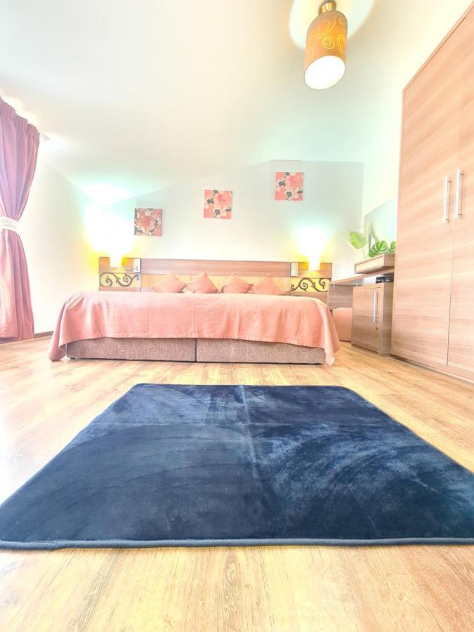 Bed & Breakfast Garsoniera Privata *