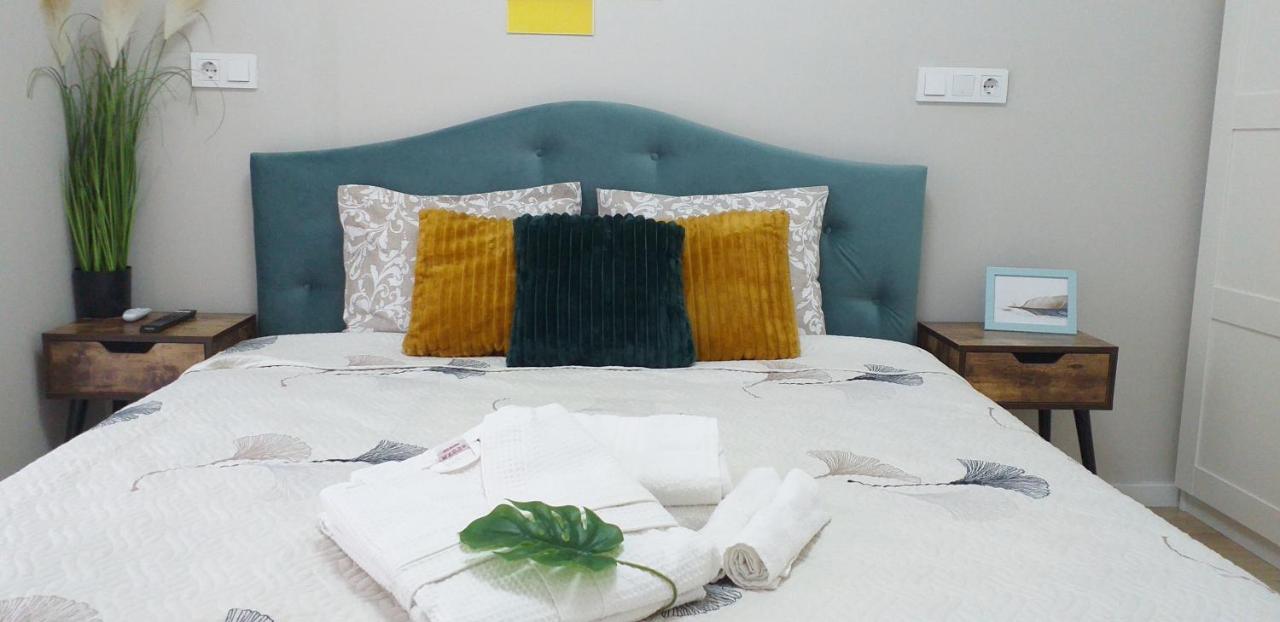 Sunshine - New & Quiet 1br Apt, Business Area, Close To Airport, Highway A3, Subway Apartament Bucureşti