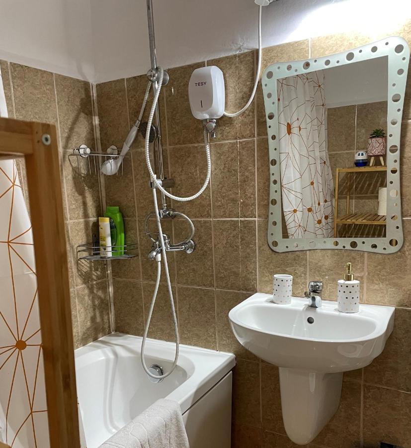 Cozy And Clean Apartment, Near National Arena *