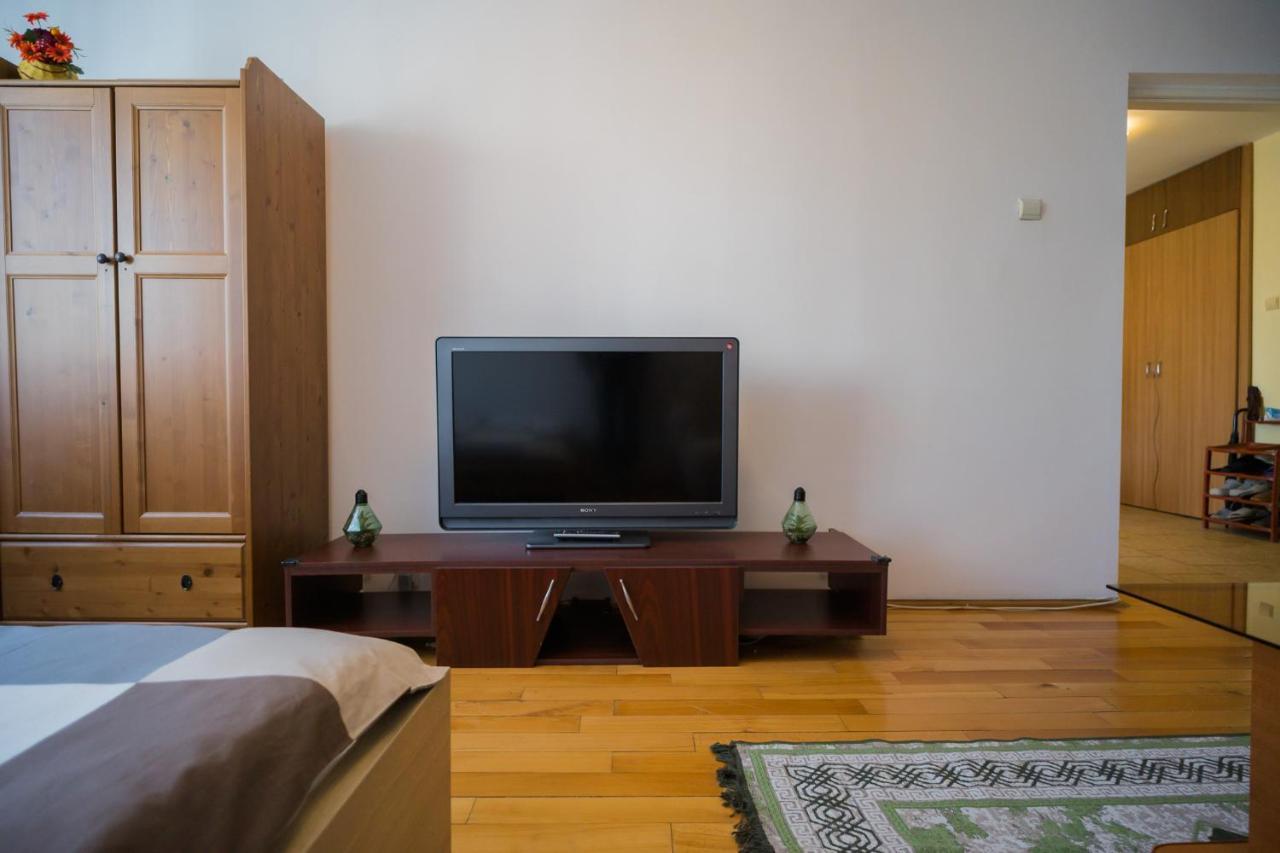 Rustic & Spacious 3br * Bucareste