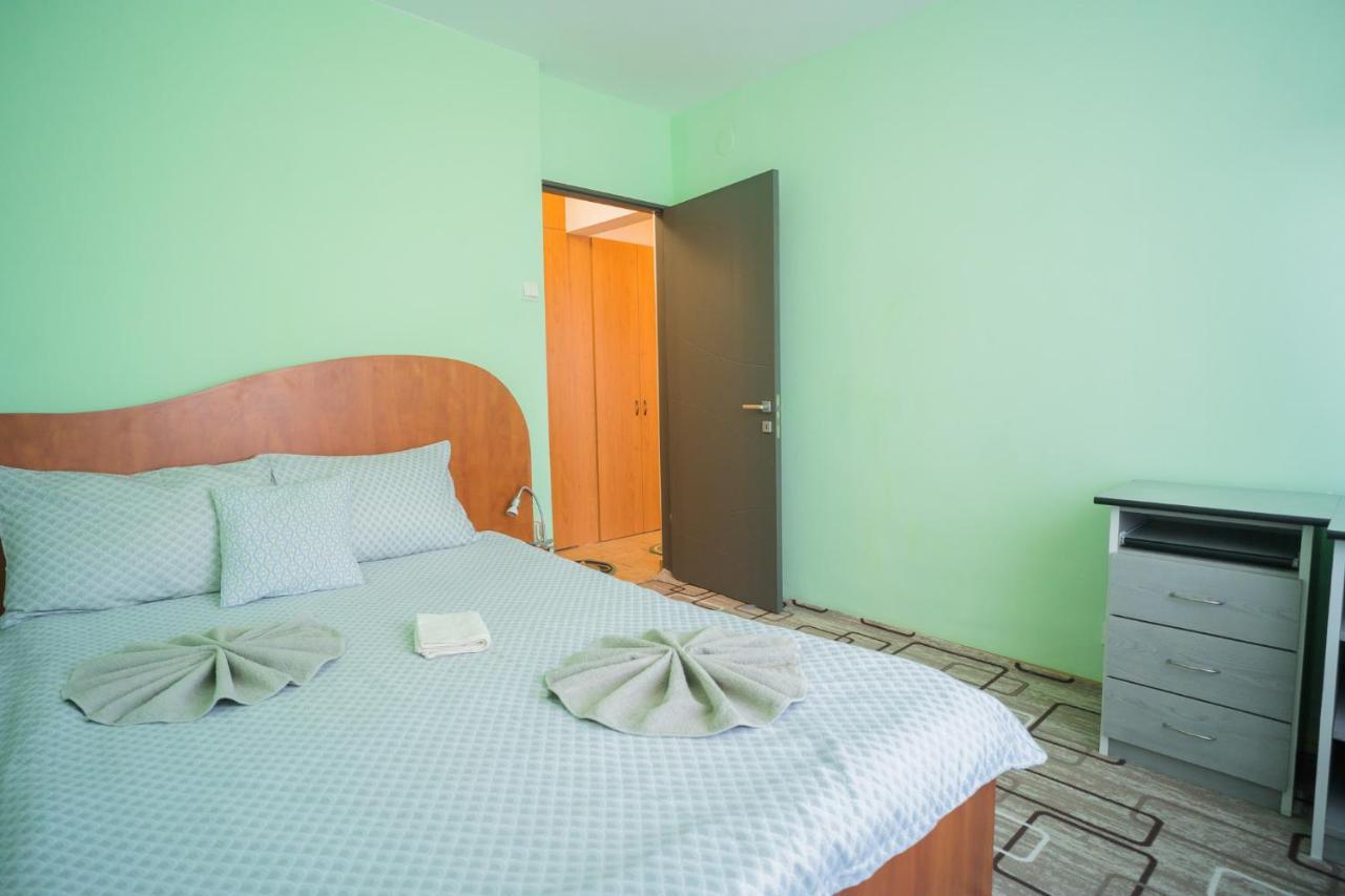 Rustic & Spacious 3br Bucareste