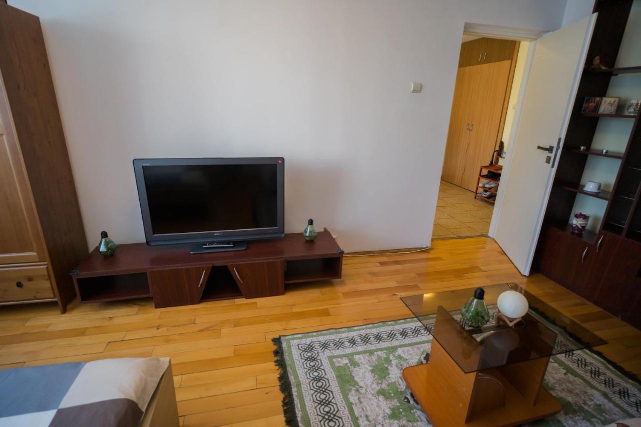 Apartamento Rustic & Spacious 3br Bucareste