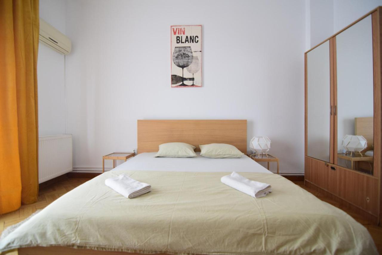 Apartment Resedinta Lui Calin - Calea Victoriei Near Royal Palace Bucharest