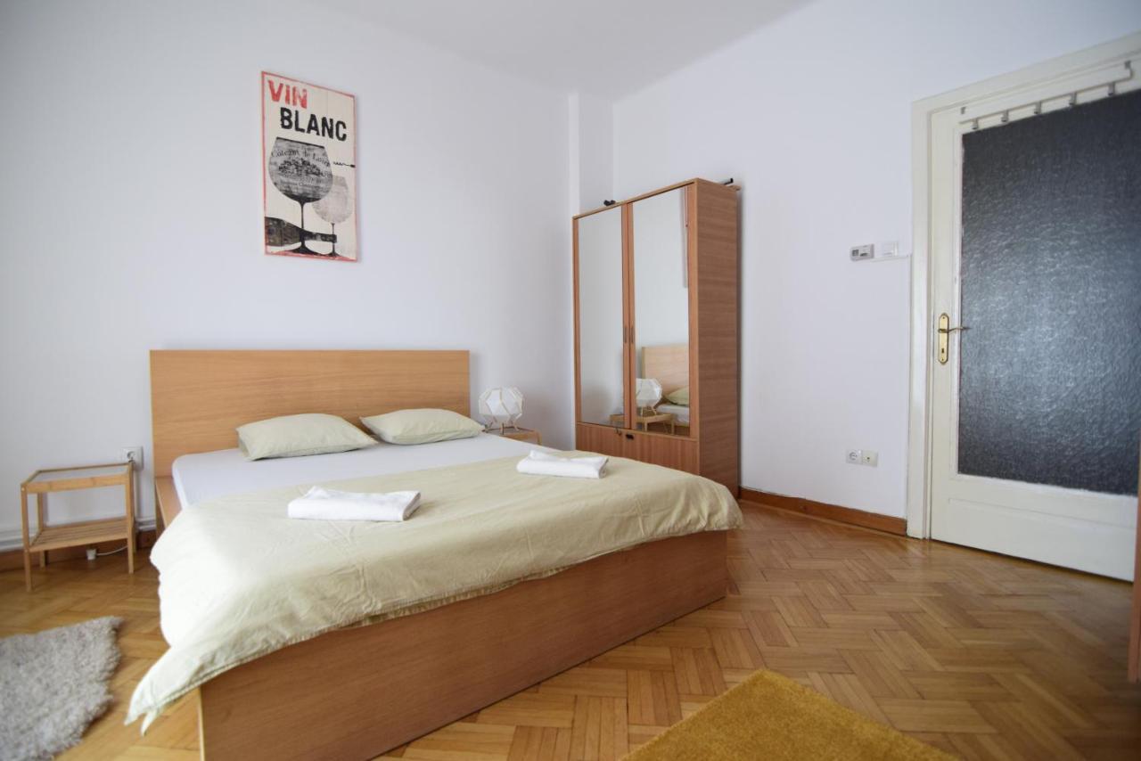 Apartment Resedinta Lui Calin - Calea Victoriei Near Royal Palace