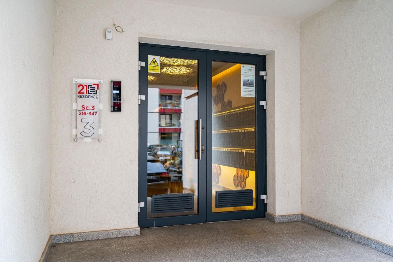 Apartment 21