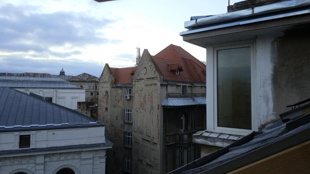 Bed & Breakfast Private At Ceausescu's Place In Old Unirii Square Bucharest