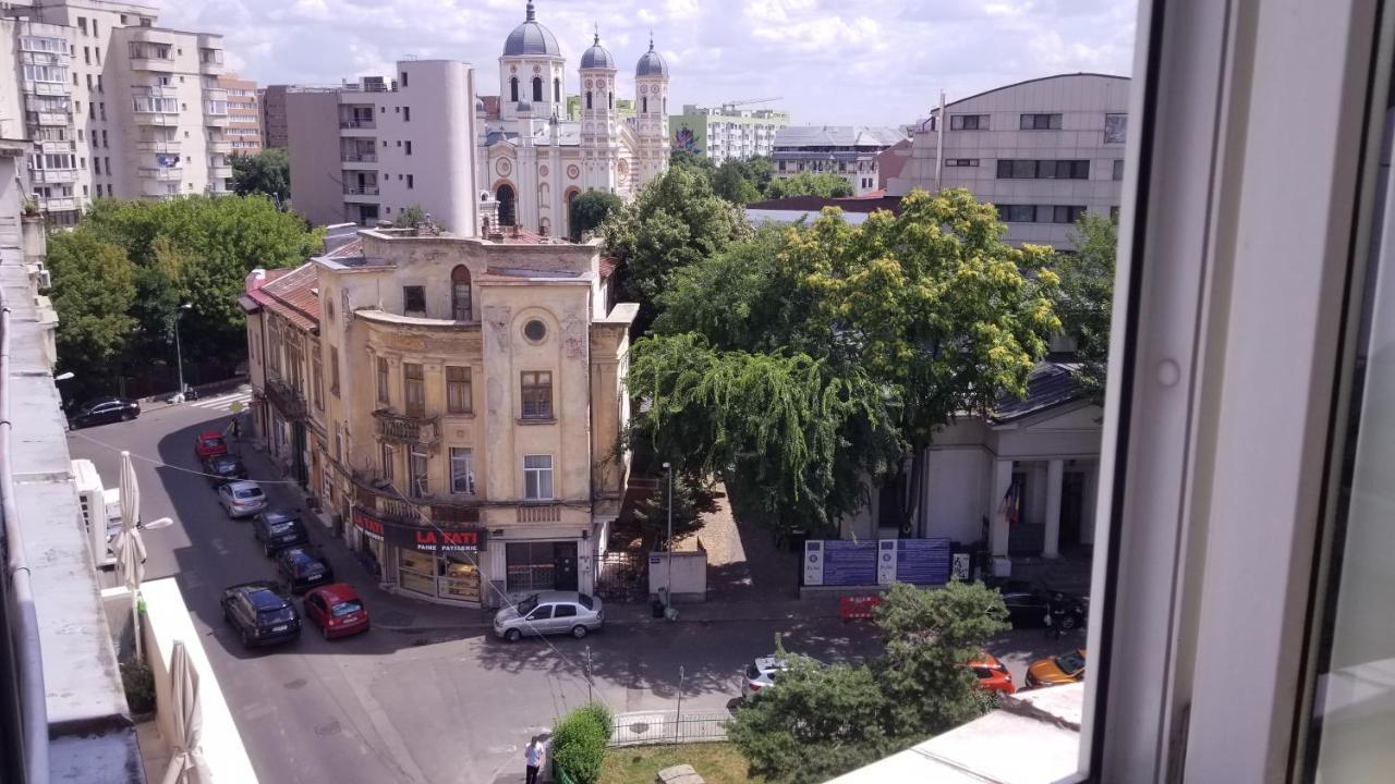 Bed & Breakfast Private At Ceausescu's Place In Old Unirii Square Bucharest
