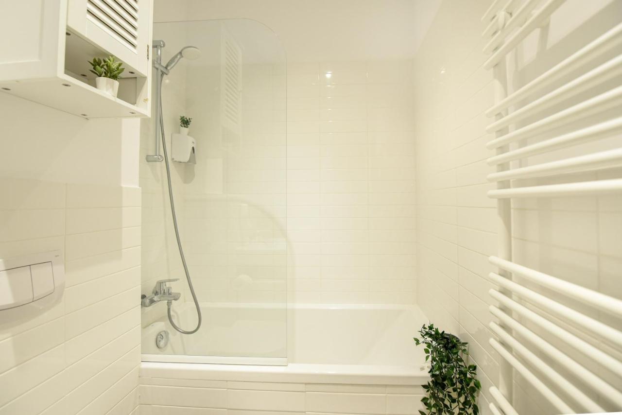 The Geometrist - Stunning 1br With Balcony Bucareste