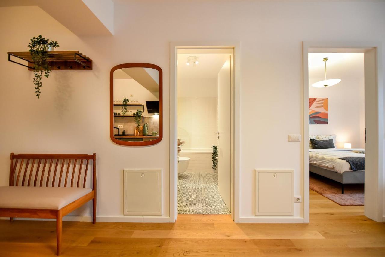 The Geometrist - Stunning 1br With Balcony * Bucareste