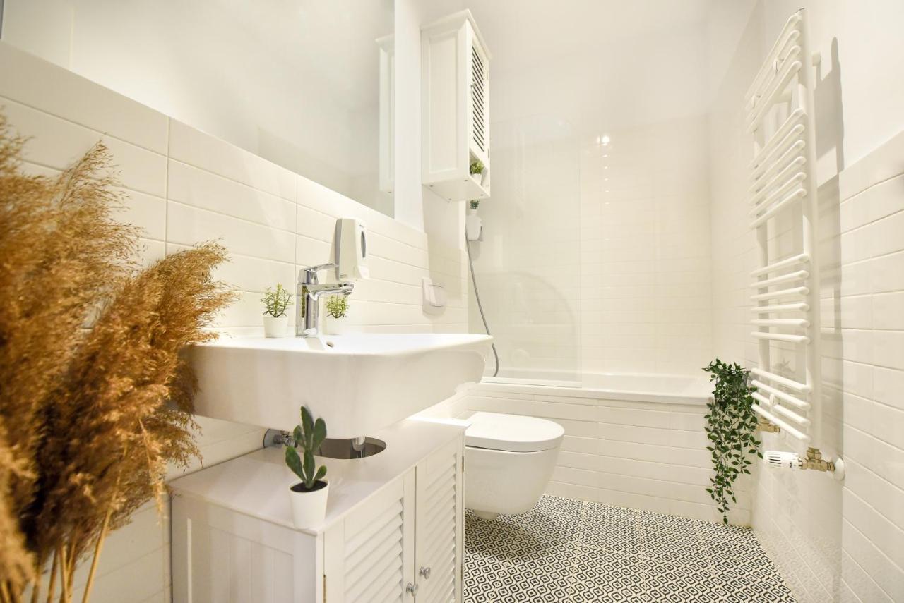 The Geometrist - Stunning 1br With Balcony Apartamento Bucareste