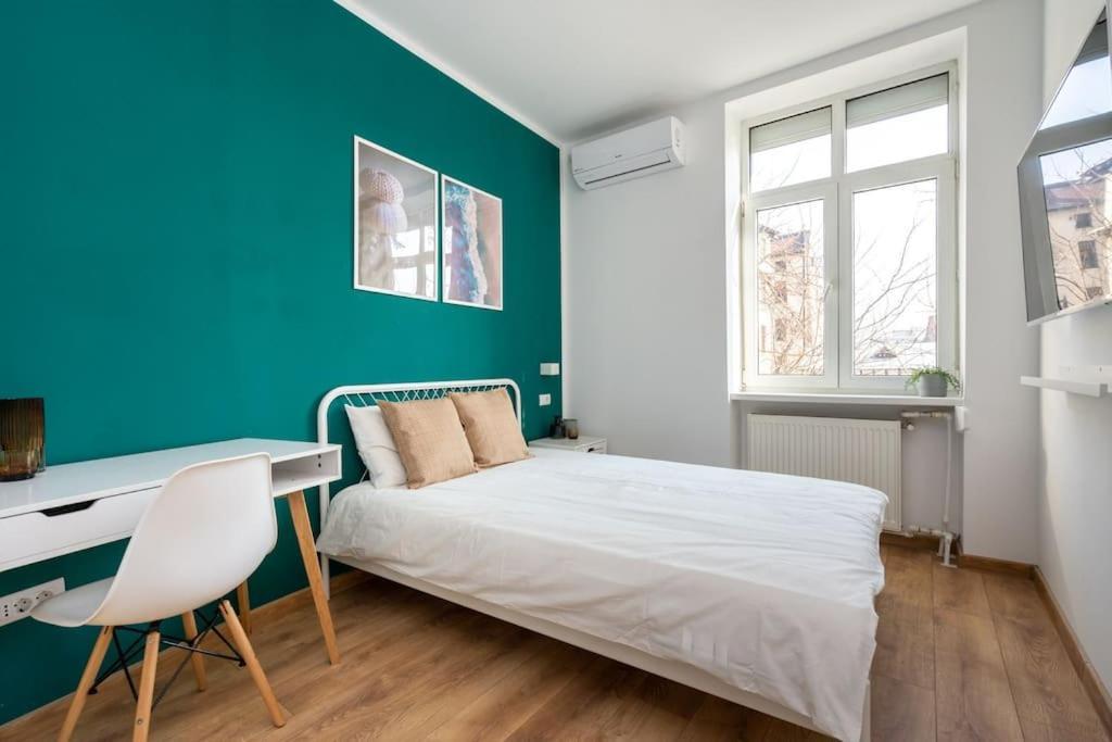Holiday Vibe - 2r In Piata Romana Apartment Bucharest