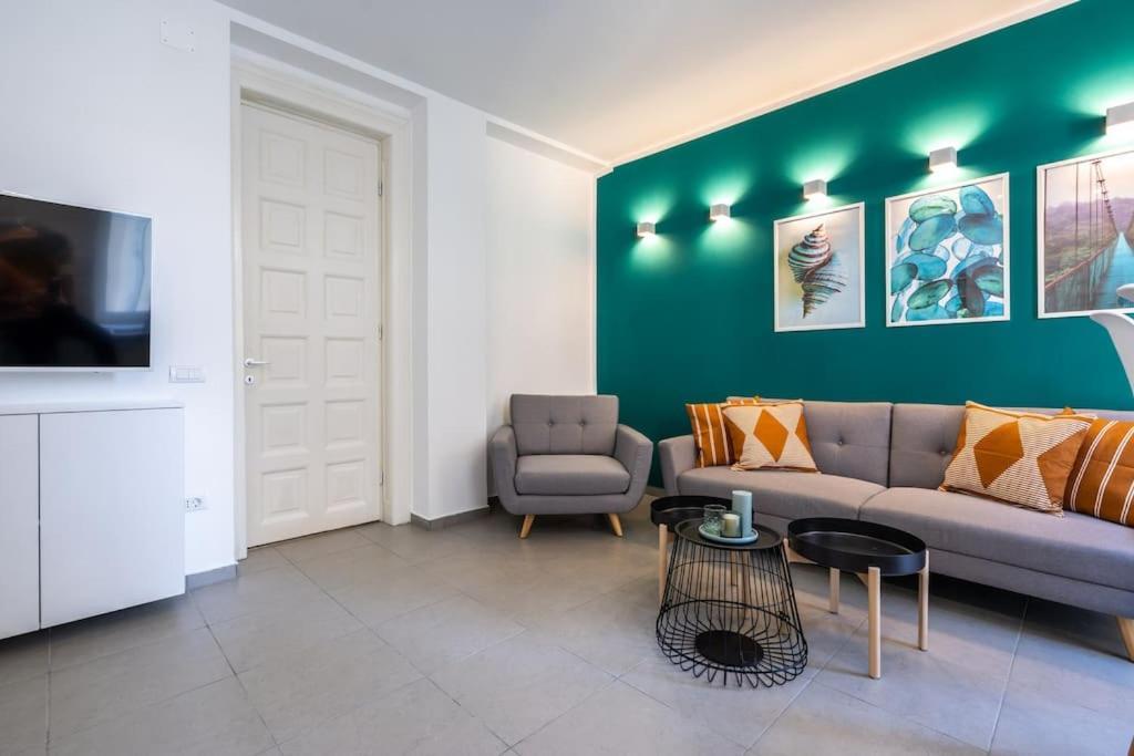 Holiday Vibe - 2r In Piata Romana Apartment Bucharest