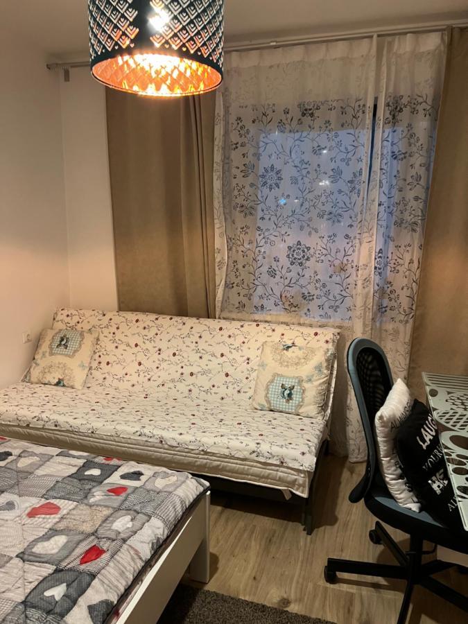 Beautiful Greenfield Apartment *
