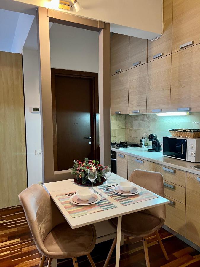 Apartment 2 *