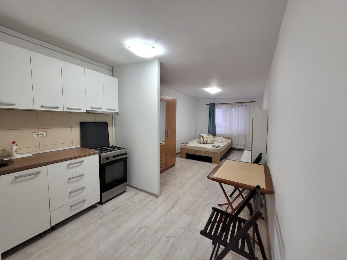Garsoniera 3 *