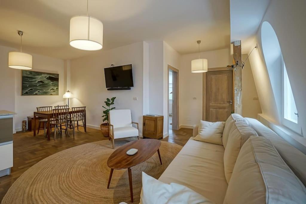 Apartment - Nido's Area *