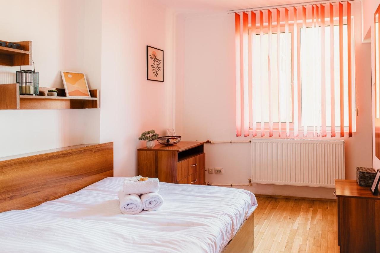 Romanian Athenaeum 1br With Amazing View Apartament
