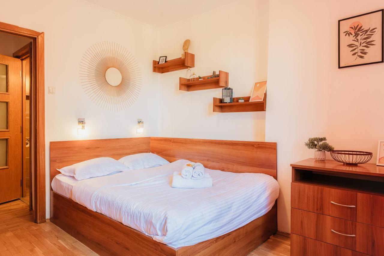 Romanian Athenaeum 1br With Amazing View Apartament Bucureşti