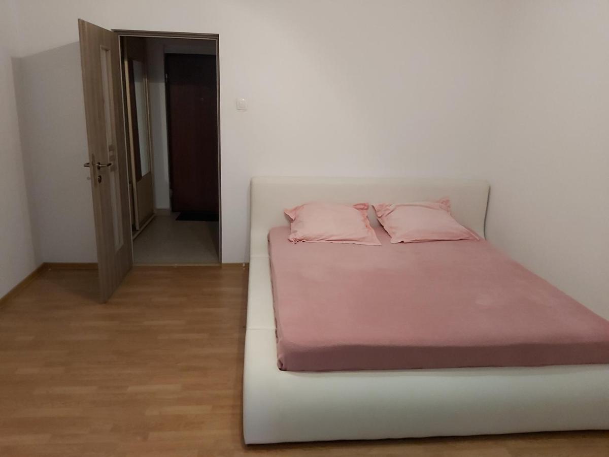 Metroufavoritsibiuafi Apartment *