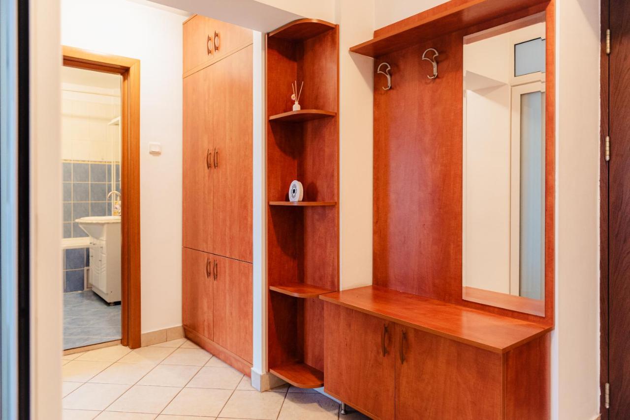Apartment Piata Victoriei Bucharest