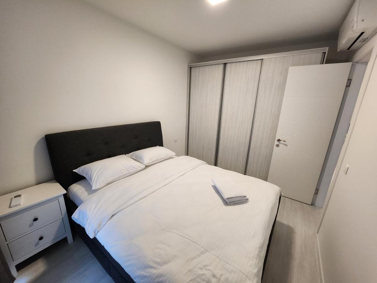 New Style White Modern Apartment