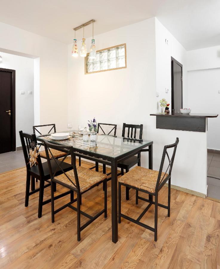 Apartment Very Close To Old