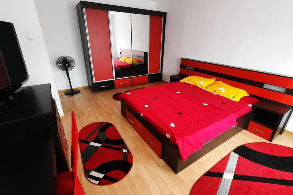 Modern Semi-central 1 Bedroom Apartment, 3 Parks Nearby Apartment Bucharest