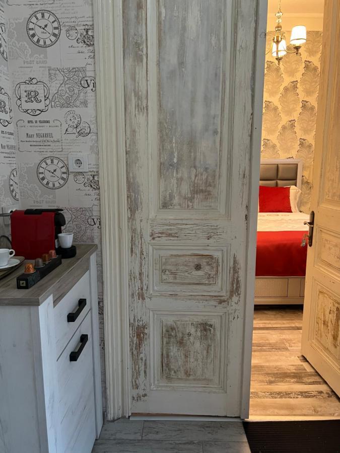 Apartment C-entral Paris Style