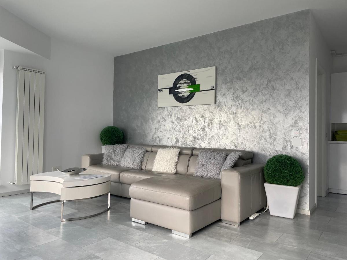 Luxury Westpark 2 With View Bucharest