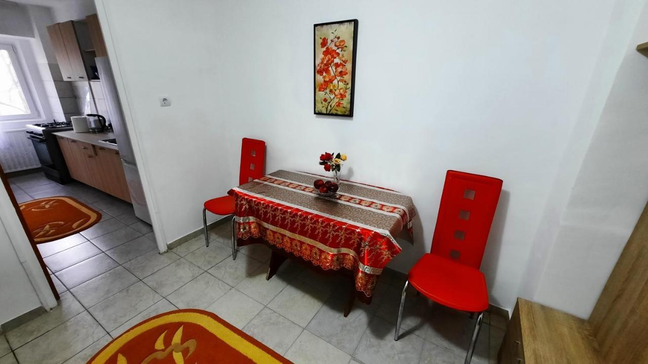 Modern Semi-central 1 Bedroom Apartment, 3 Parks Nearby *