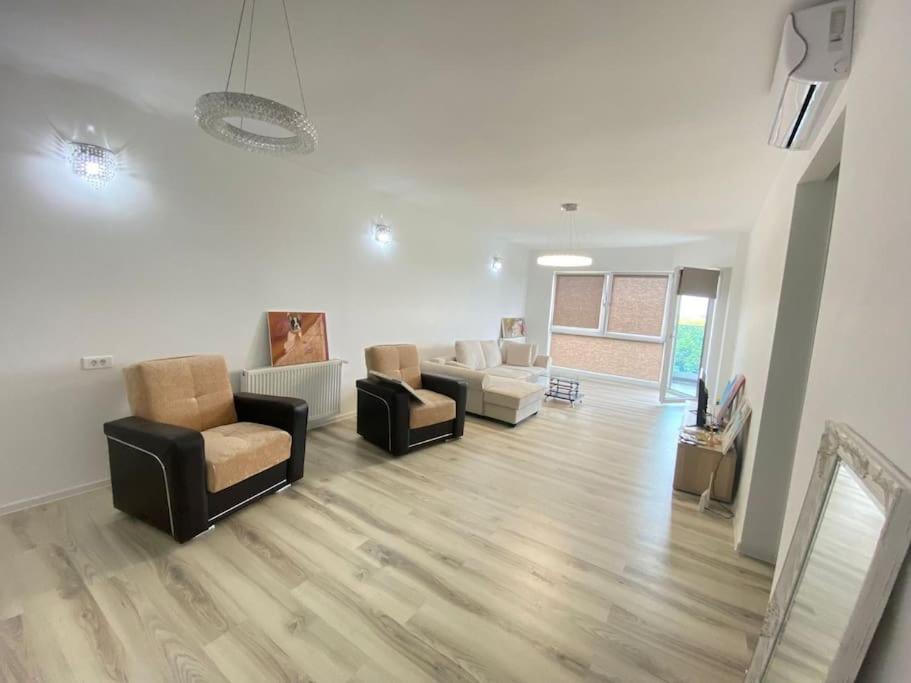Floreasca Parc View Gem Apartment *