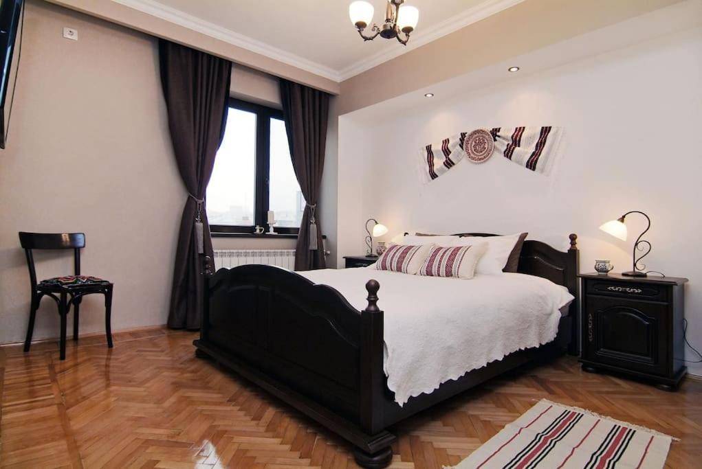 Istoric Center - Romanian Quiet