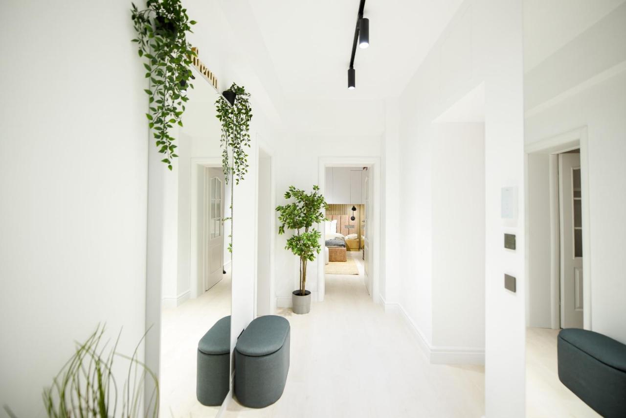 Modern Symphony - Stunning Apartment