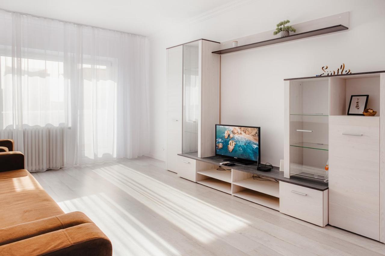 Apartament 2 Camere, Decomandat, In Zona Centrala Apartament